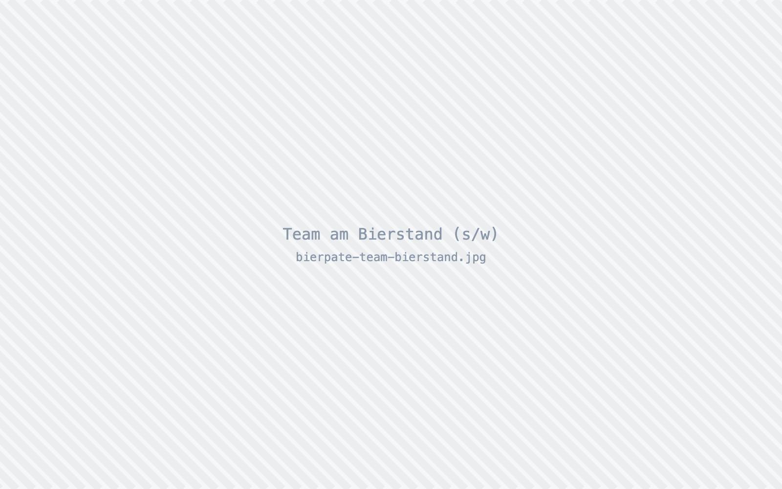 Team am Bierstand (s/w)